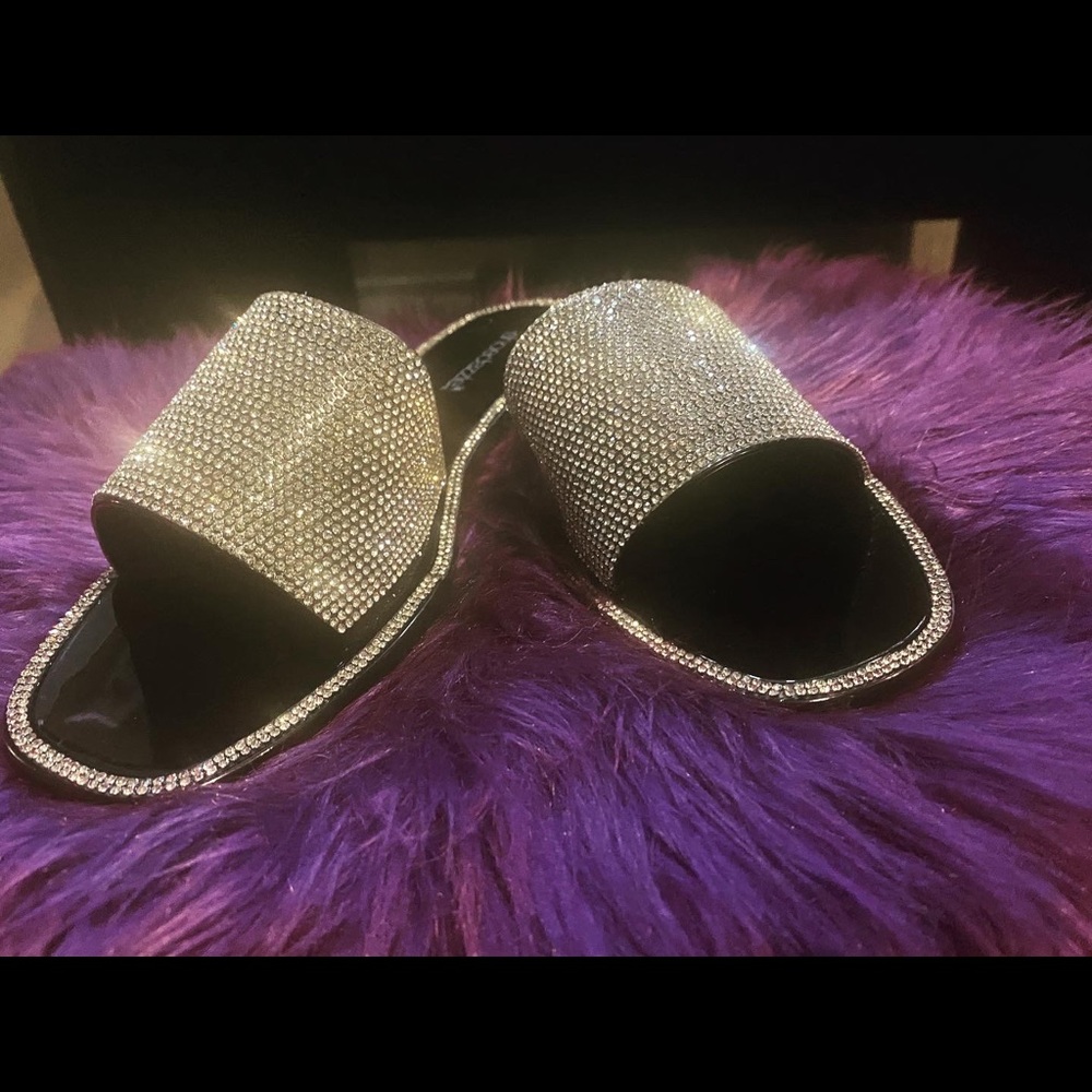 New! Blink Flats